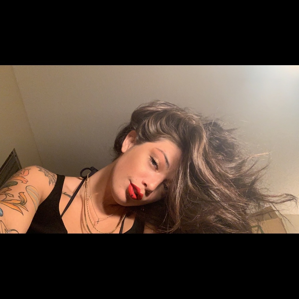 Meet your Posher, Julia